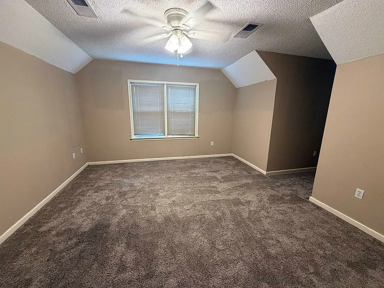 956 Rolling Oaks Ln — Photo 24