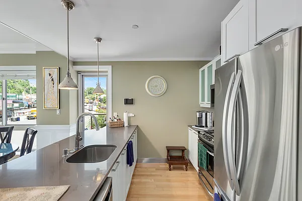 Sold by Compass | media 10