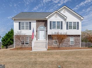 4198 Duncan Ives Dr, Buford, GA 30519