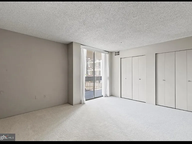 5300 Holmes Run Pkwy #319 — Photo 13
