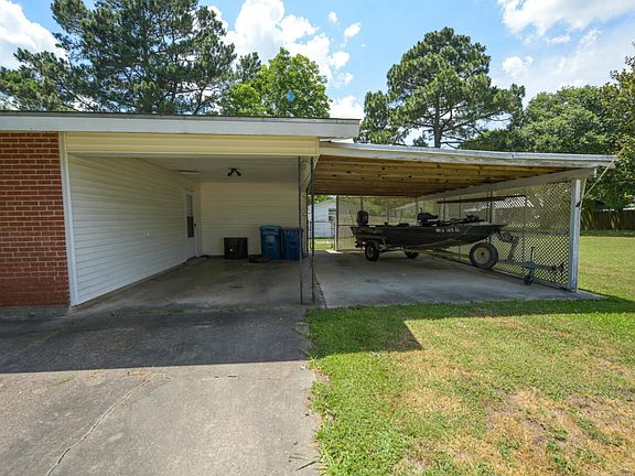 3rd image of 105 Benton Dr