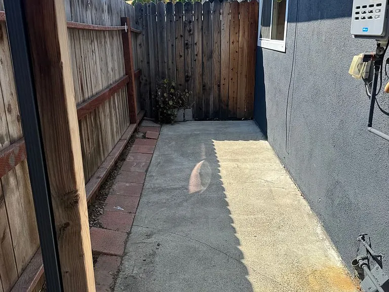 2233 Orange Ave — Photo 30