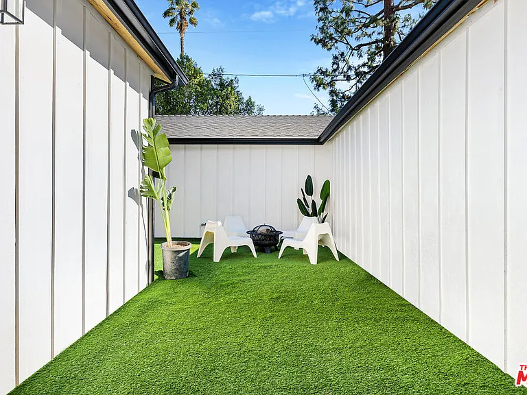 5928 Tobias Ave — Photo 19