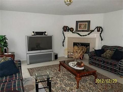3rd image of 9136 Harrisburg Ln