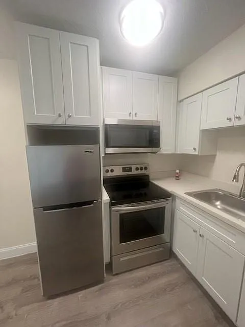 840 NE 17th Ter #9