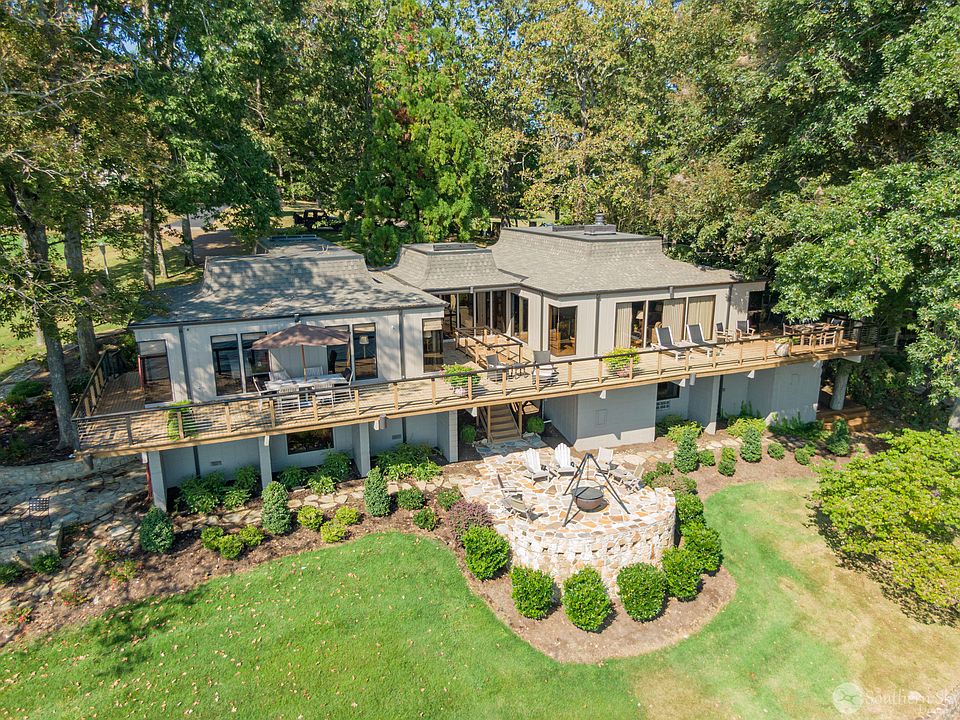 1st image of 600 River Cliff Ln