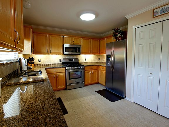 5th image of 2558 Siever Dr
