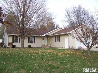 1204 W Sherwood Eddy Dr, Jacksonville, IL 62650