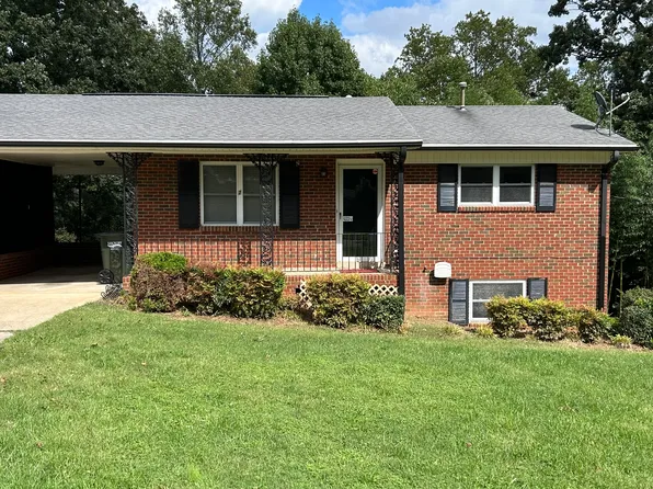 1159 12th St #1, Hickory, NC 28602