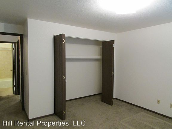 5th image of 1499 S Hawthorne Dr APT 450