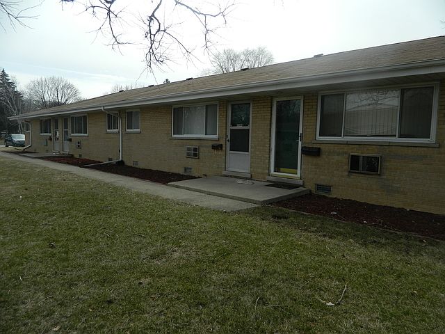 1st image of 220 Walter Dr APT C
