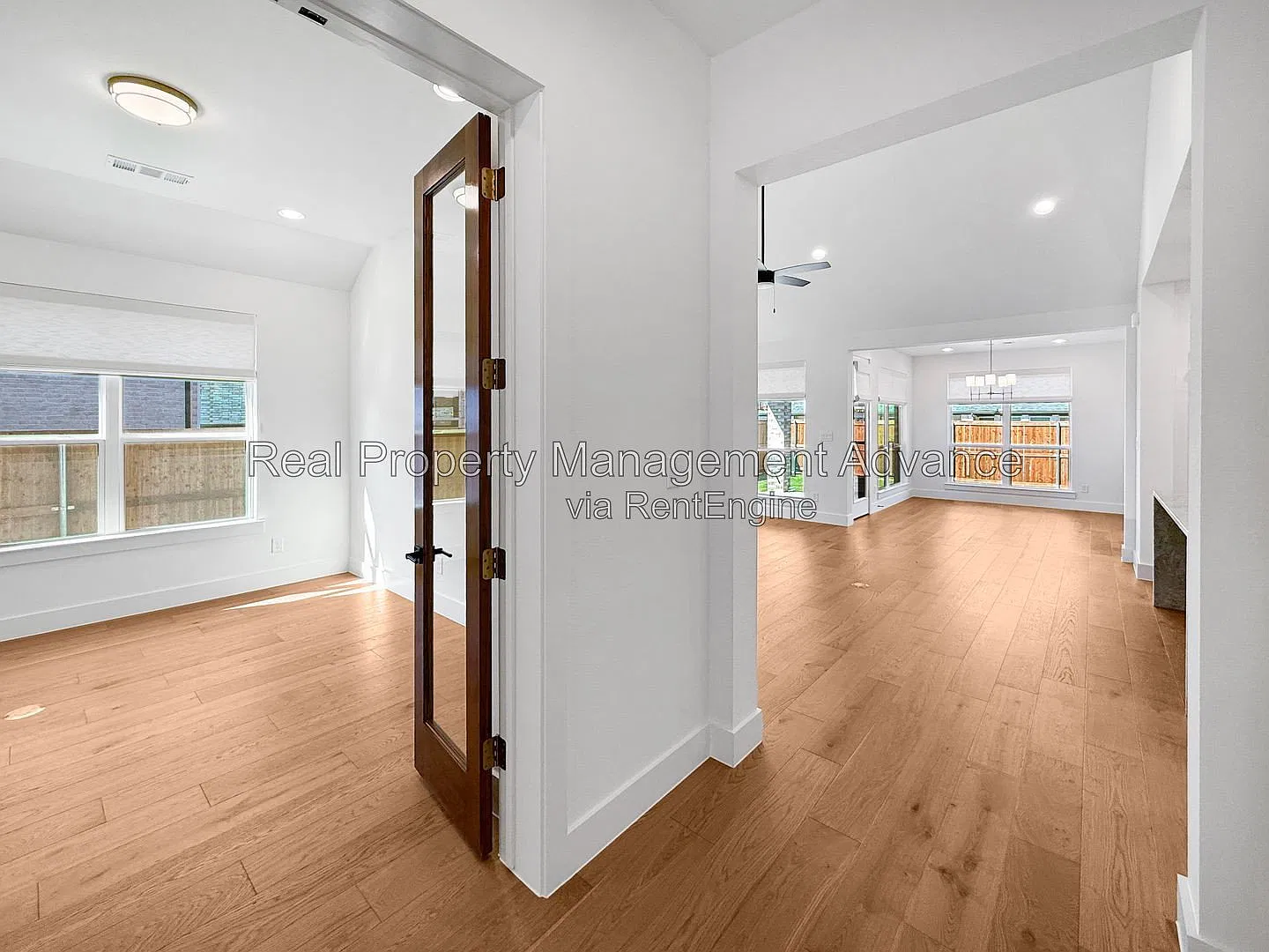 4 bed, 3.0 bath, 2400 sqft, $3,300 — Photo 4