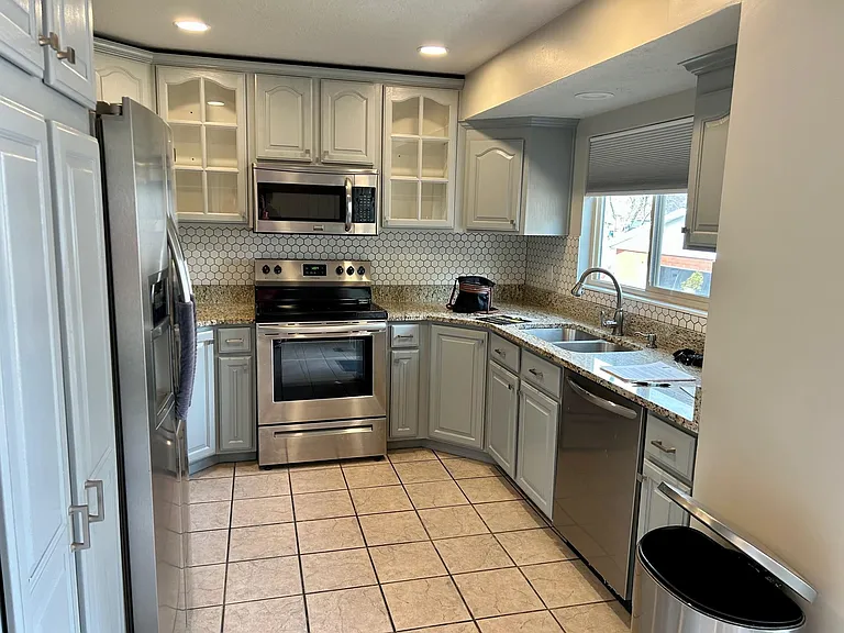 465 E 6770 S — Photo 11
