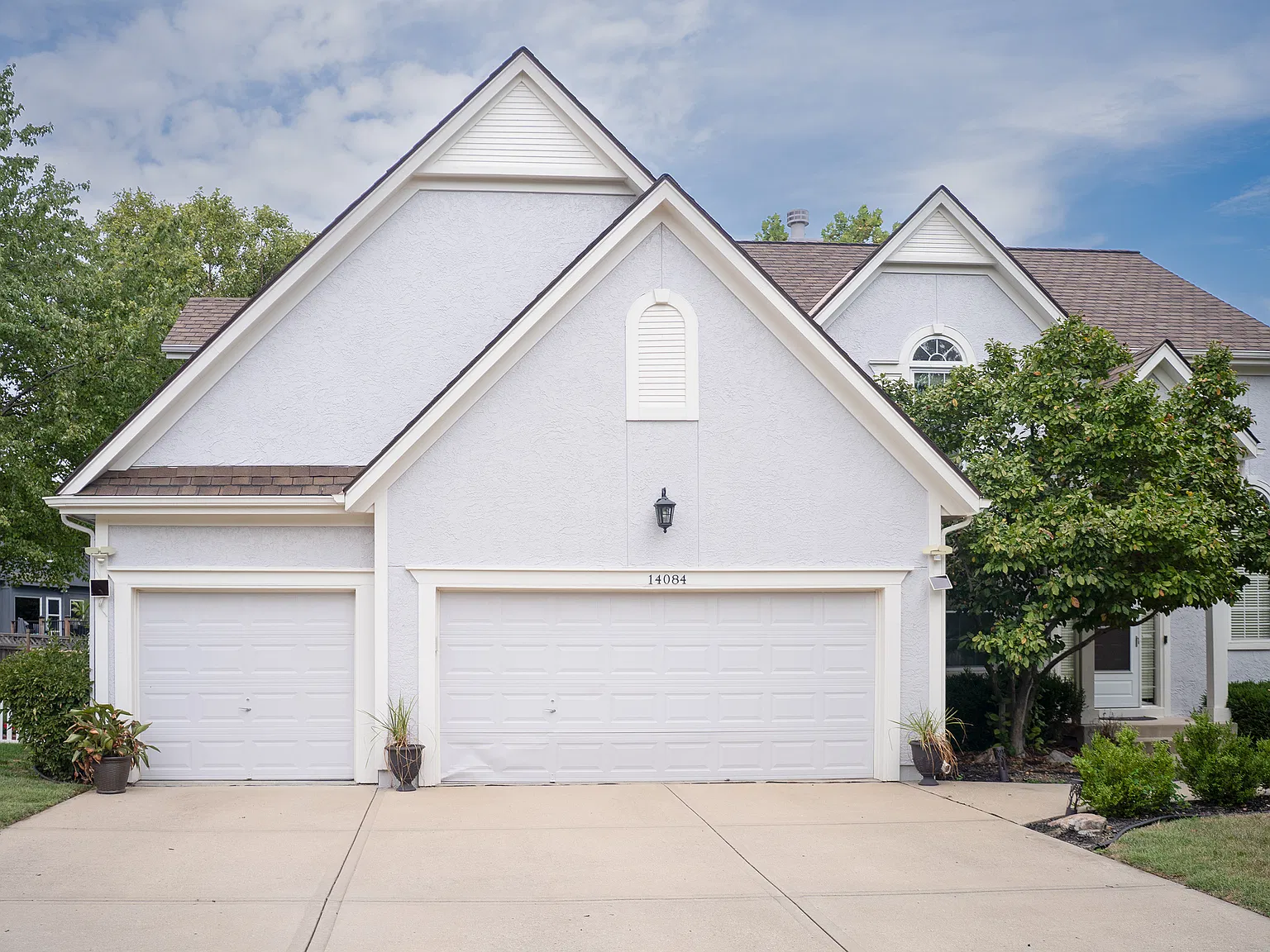 5 bed, 4.5 bath, 3007 sqft, $3,600 — Photo 2