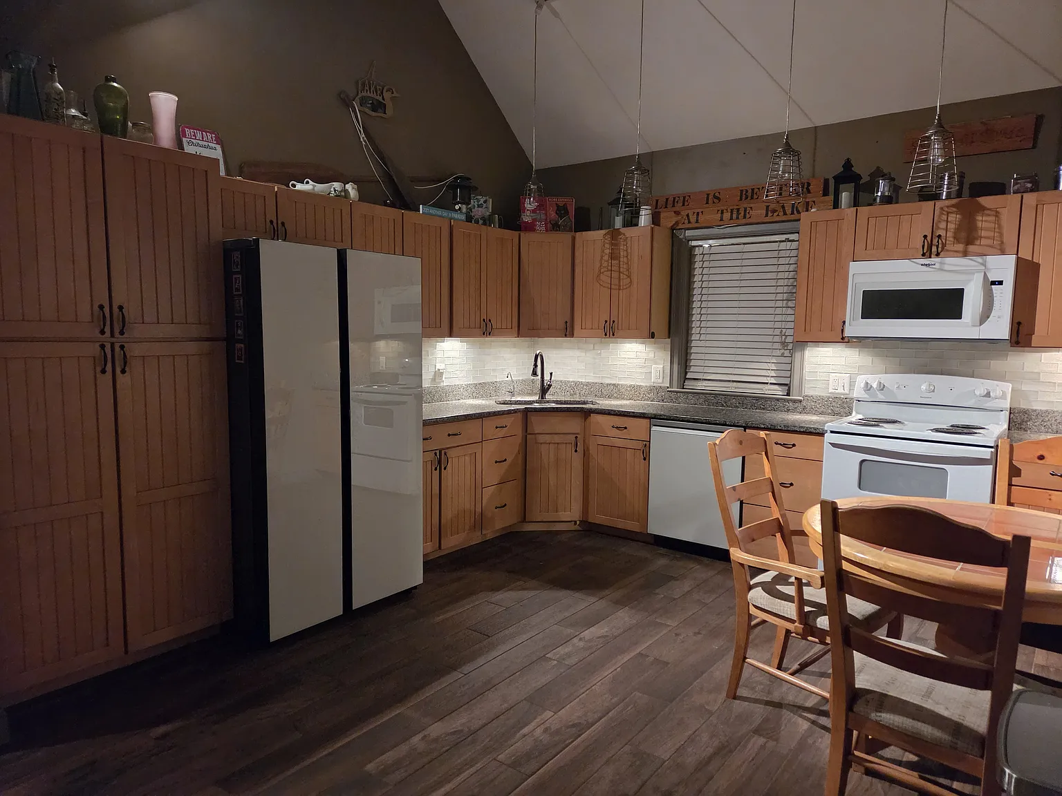 3 bed, 1400 sqft, $2,200 — Photo 2