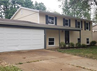 1314 Cypress Trail Ln, Fenton, MO 63026