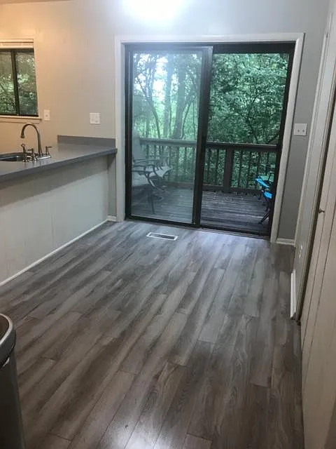 2 bed, 1.5 bath, 1210 sqft, $1,400 — Photo 3
