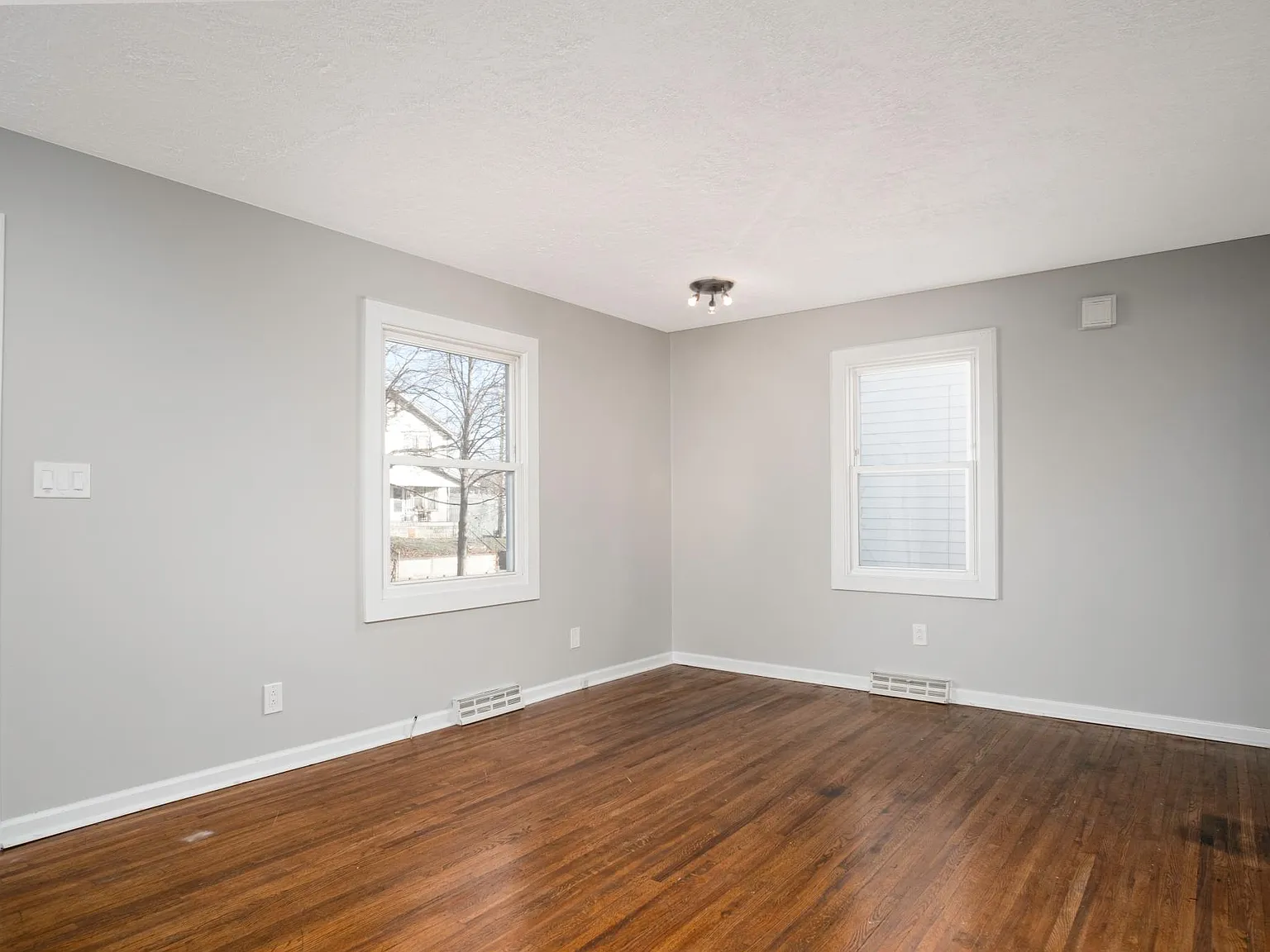 3 bed, 1.5 bath, 1600 sqft, $2,980 — Photo 4