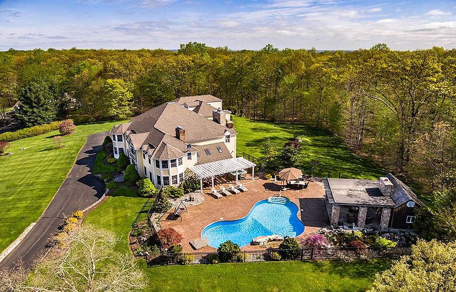 16 Willow Brook Ln, Newtown, CT 06470 Zillow