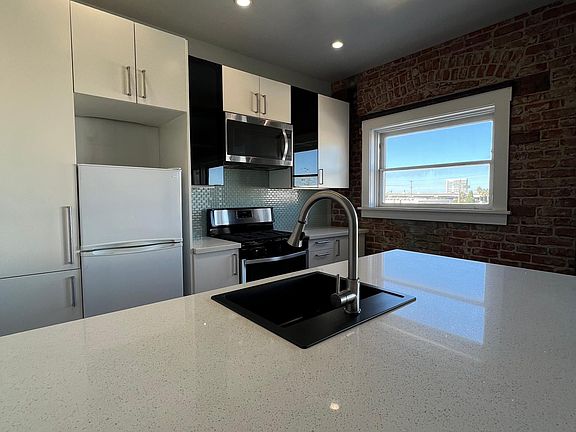 4th image of 2171 Logan Ave #2