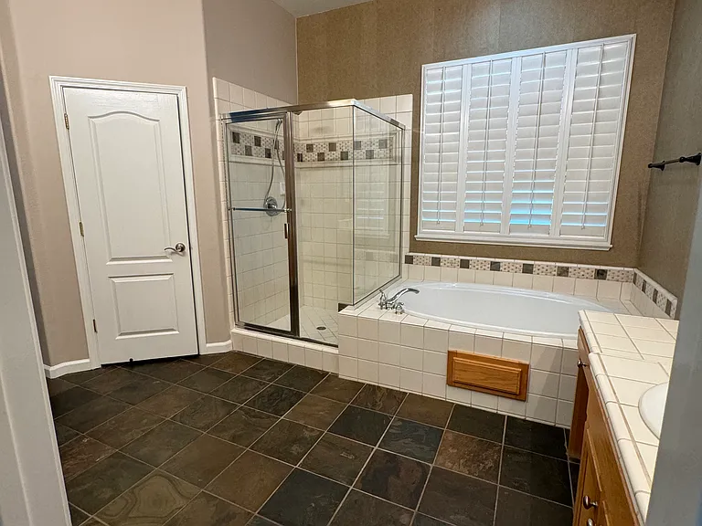 1900 Casterbridge Dr — Photo 44