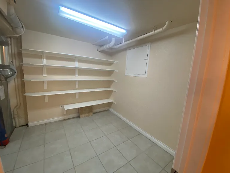 2852 Wabash St — Photo 10