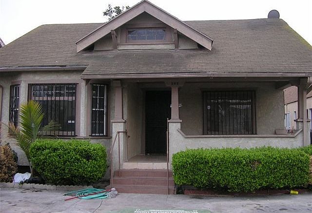 1st image of 848 W 55th St