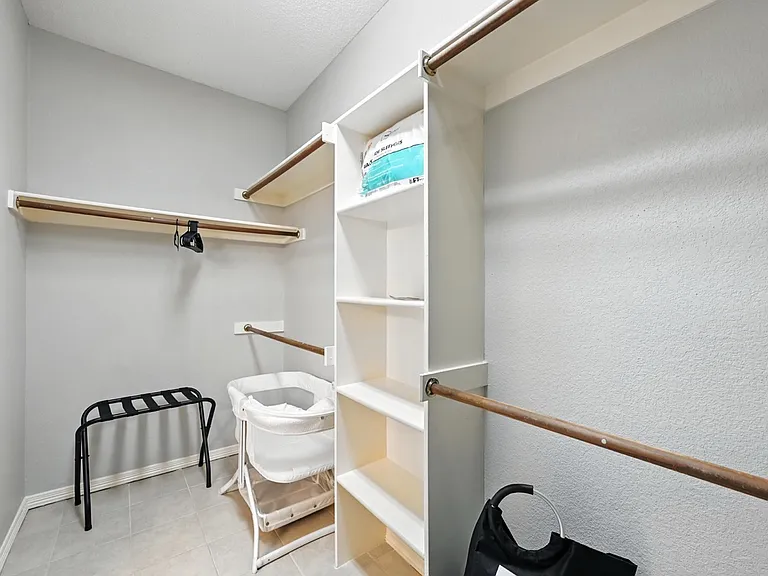 4168 Creekhollow Dr — Photo 32