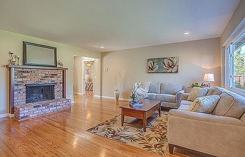 4th image of 5473 Lauren Dr