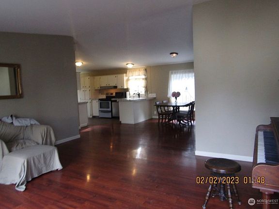 2nd image of 522 6th Ave NW