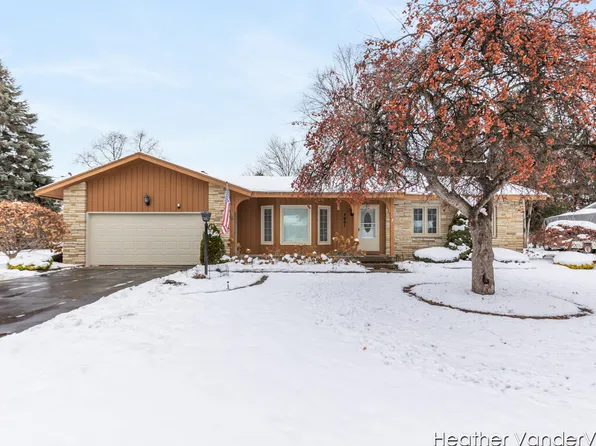 7951 Engelhurst Ct, Jenison, MI 49428