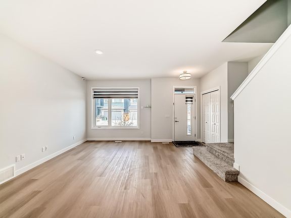 5th image of 4005 Hawthorn Line SW