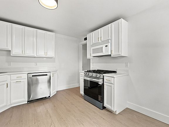 5th image of 54-56 Alden Ave