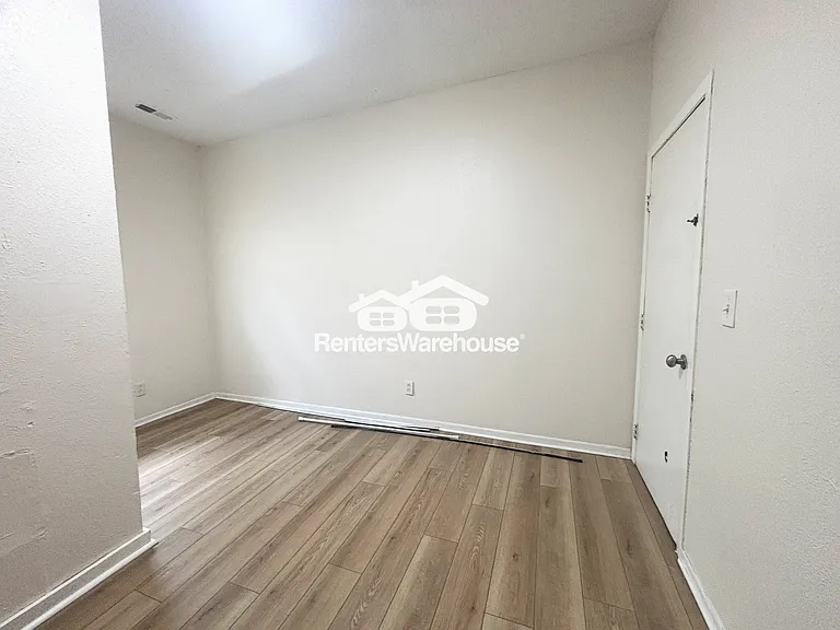 228 1st St — Photo 7