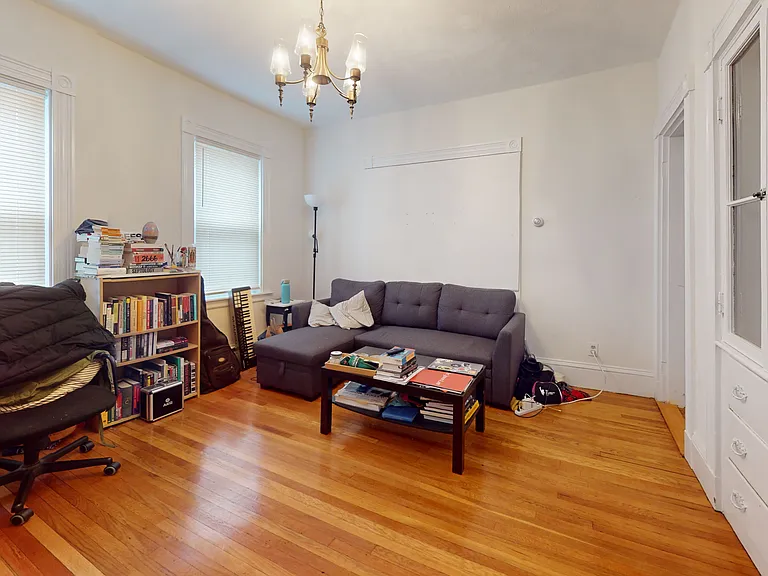 5 Aldie St #2 — Photo 2