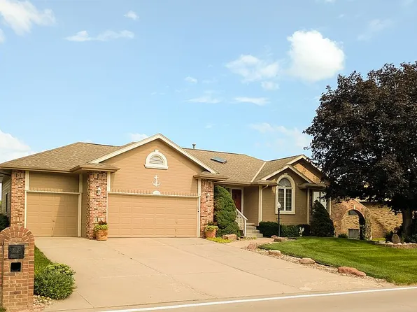 16405 S 87th St, Papillion, NE 68046