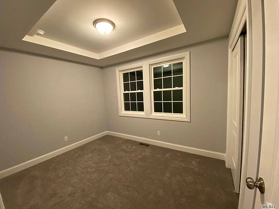 4th image of 18 Hewlett Dr