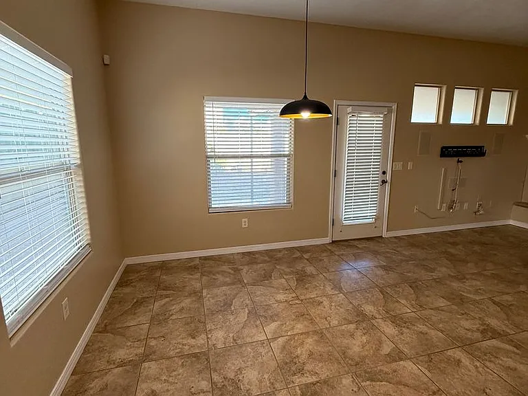 2043 Villa Napoli Loop E — Photo 26