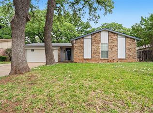 4723 Crest Dr, Arlington, TX 76017