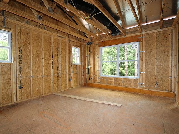 4th image of 2924 Spring Manor Way