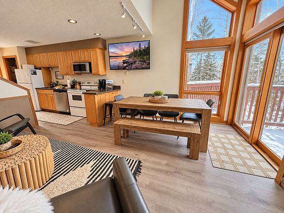 4th image of 511 Moose Mountain Dr