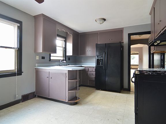 4th image of 3617 N Laramie Ave #3