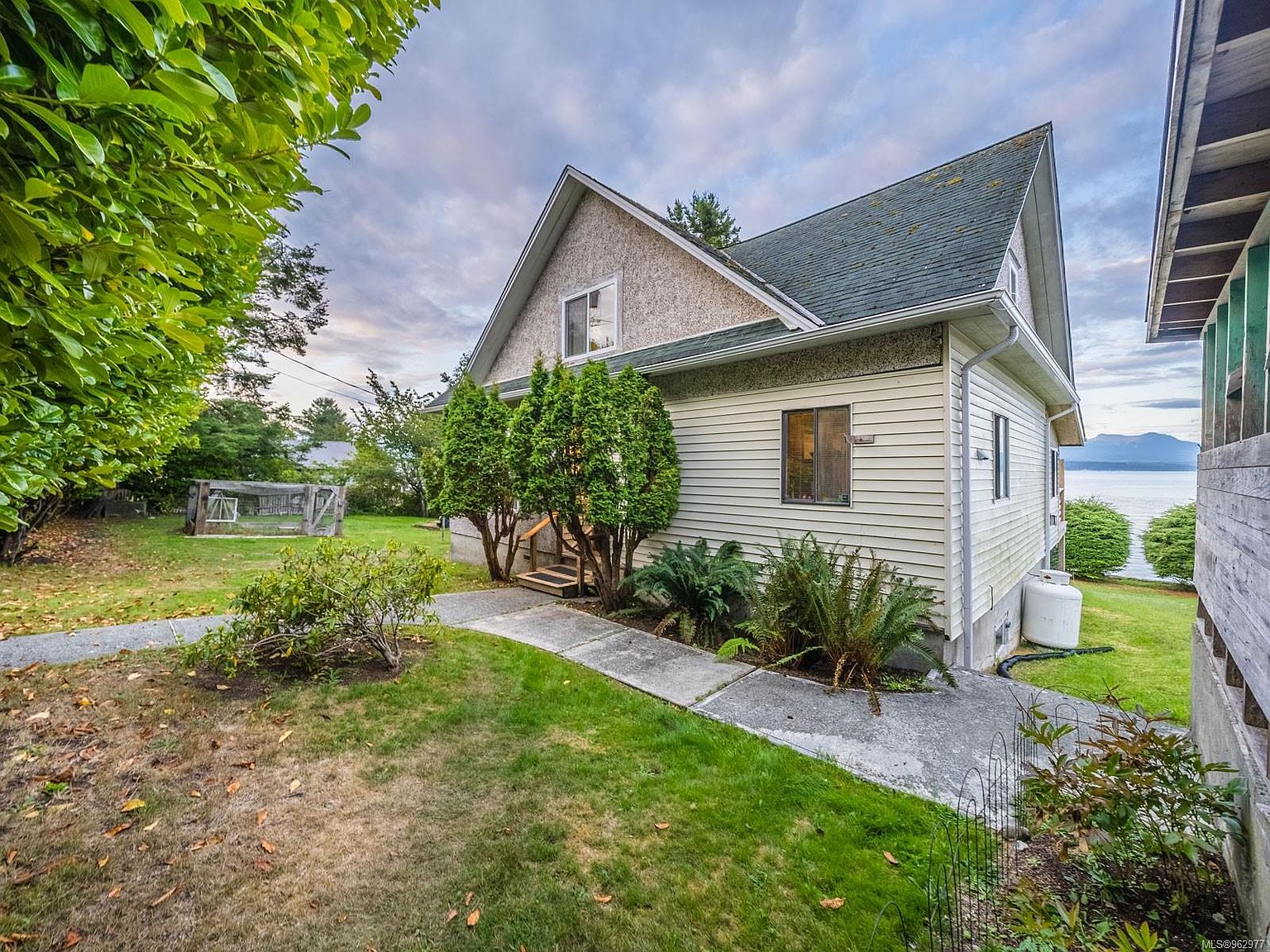 310 1st St, Sointula, BC V0N 3E0 MLS 962977 Zillow