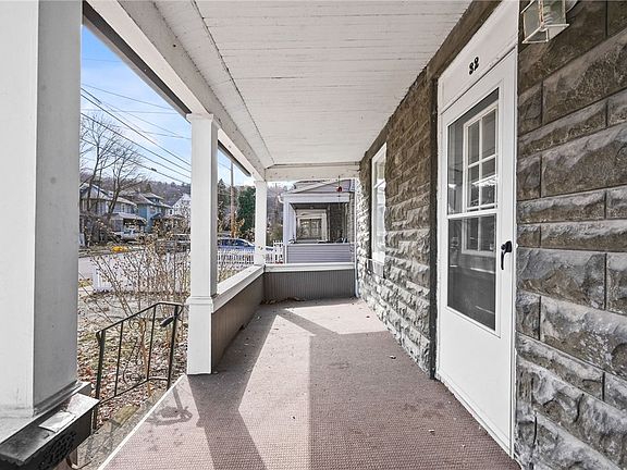 3rd image of 32 Mill St