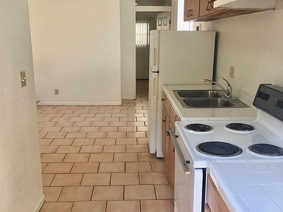 4th image of 3017 C St APT 4