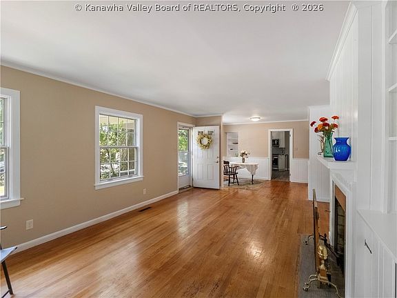 4th image of 1413 Longridge Rd