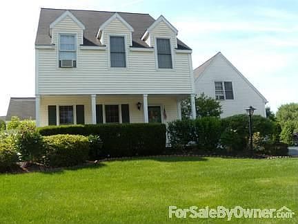 1st image of 9 Tremont Dr