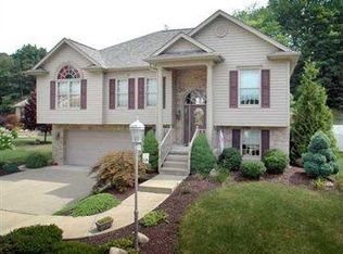 25 Heritage Ct, Delmont, PA