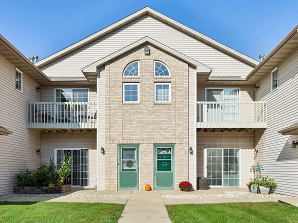 300 East Tyranena Park ROAD #2, Lake Mills, WI 53551