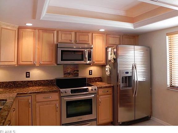 4th image of 1010 SW 48th Ter APT 203